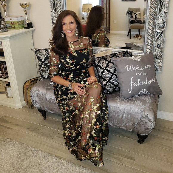 Meet your Posher, Diana - Picture 1 of 4